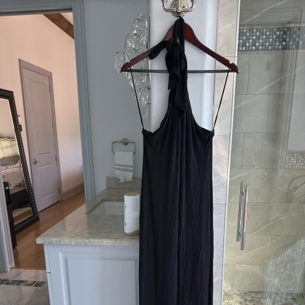 Alice + Olivia Amaya twisted jersey halterneck high slit maxi dress - Picture 10 of 11